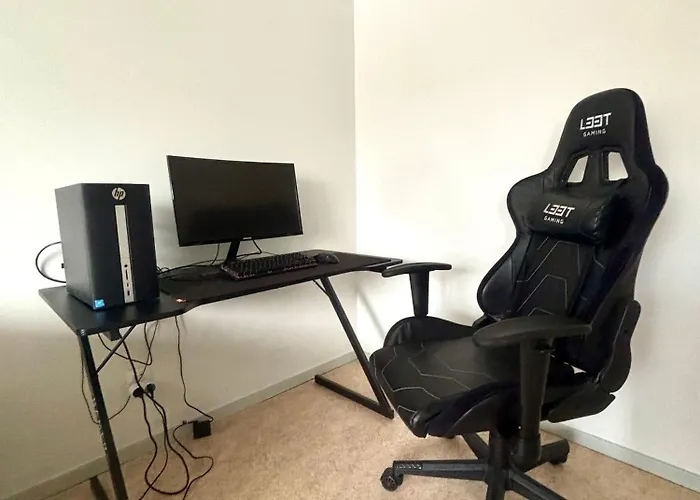 Апартаменты Charming With Sauna Department Free Parking